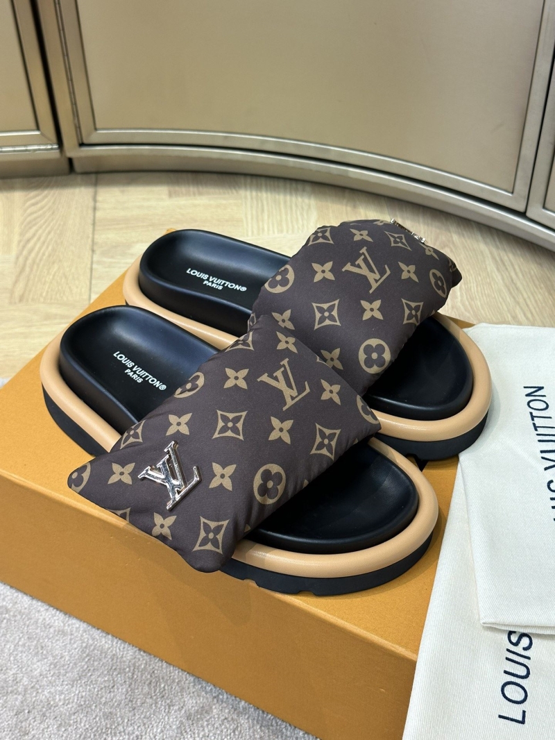 l0vis Vvtt0n slippers